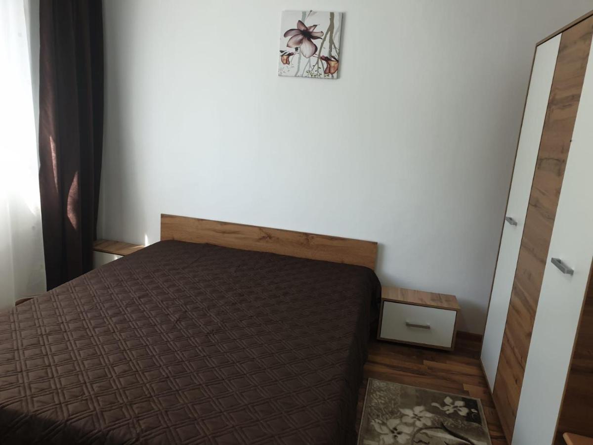 Cazare Apartament Cu 2 Camere Nehoiu Zewnętrze zdjęcie