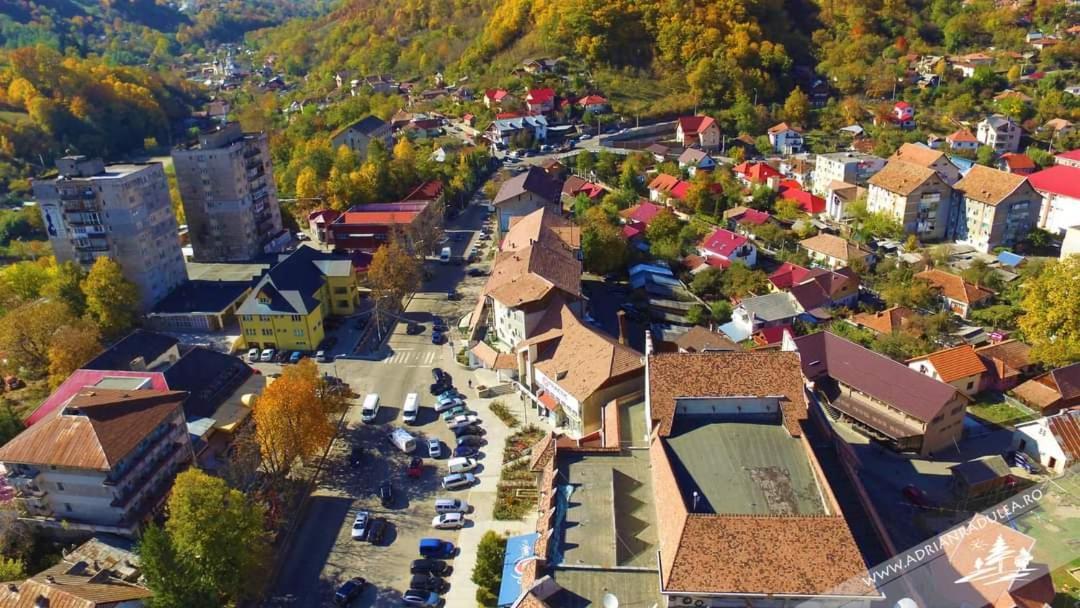 Cazare Apartament Cu 2 Camere Nehoiu Zewnętrze zdjęcie