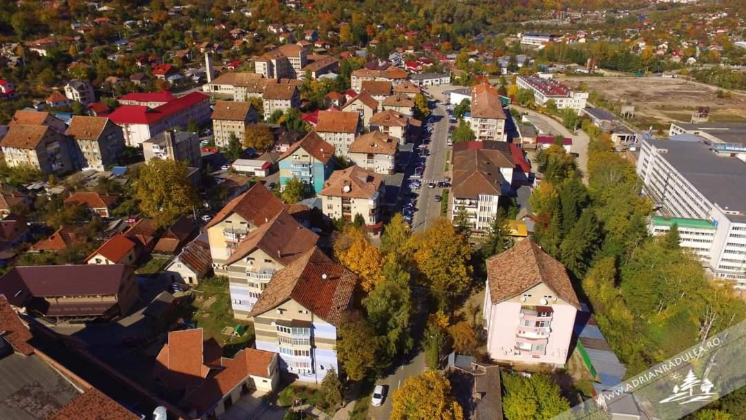 Cazare Apartament Cu 2 Camere Nehoiu Zewnętrze zdjęcie